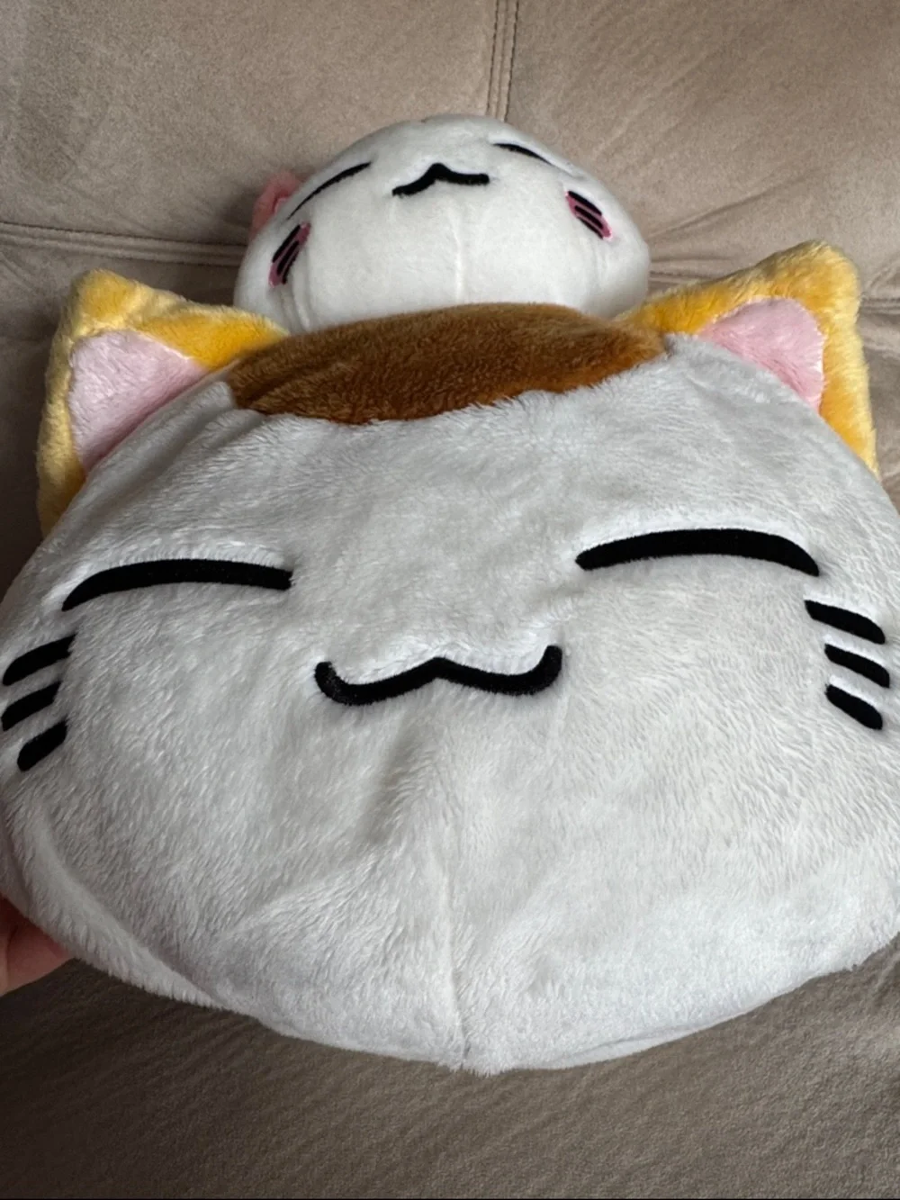 Cute Plush Cat Stack Toy - White, Brown & Yellow - Picture 6 of 6